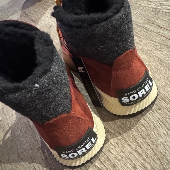 Sorel Out N About Conquest III Waterproof Boots. - Picture 3 of 7